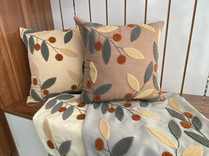 کاور کوسن مدل گلدوزی برجسته